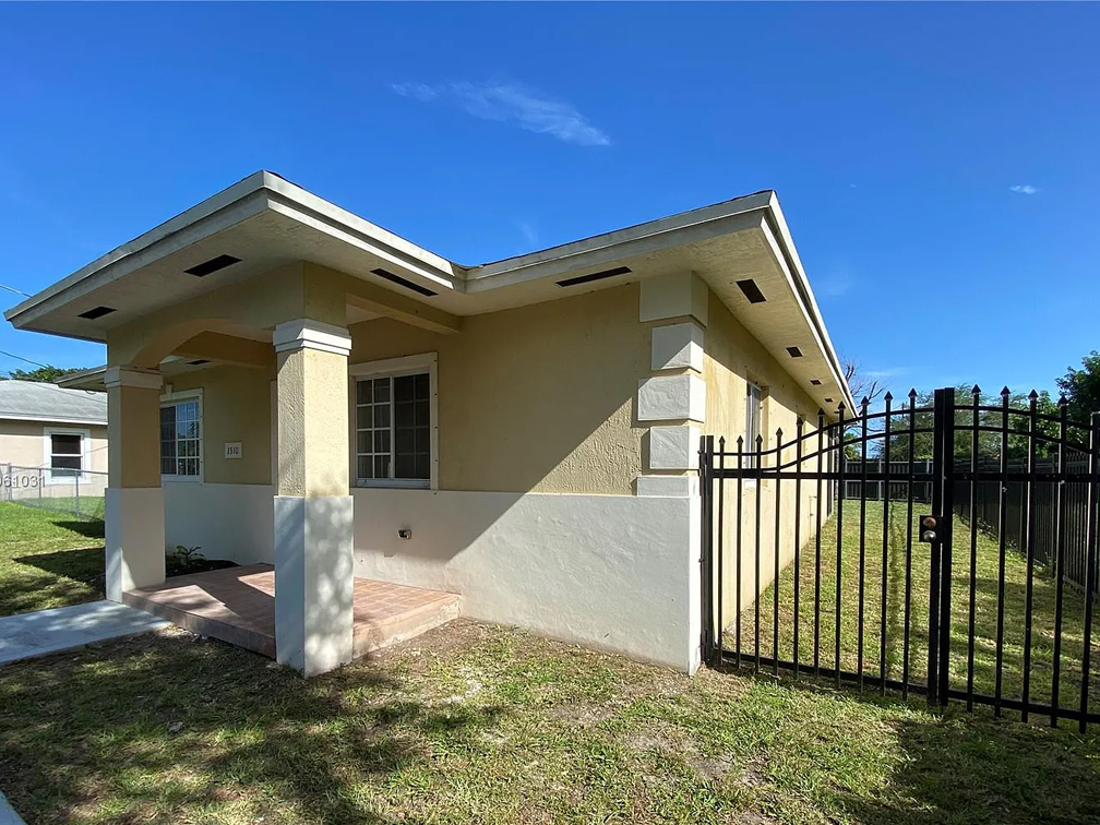 1510 NW 73rd St, Miami, FL 33147