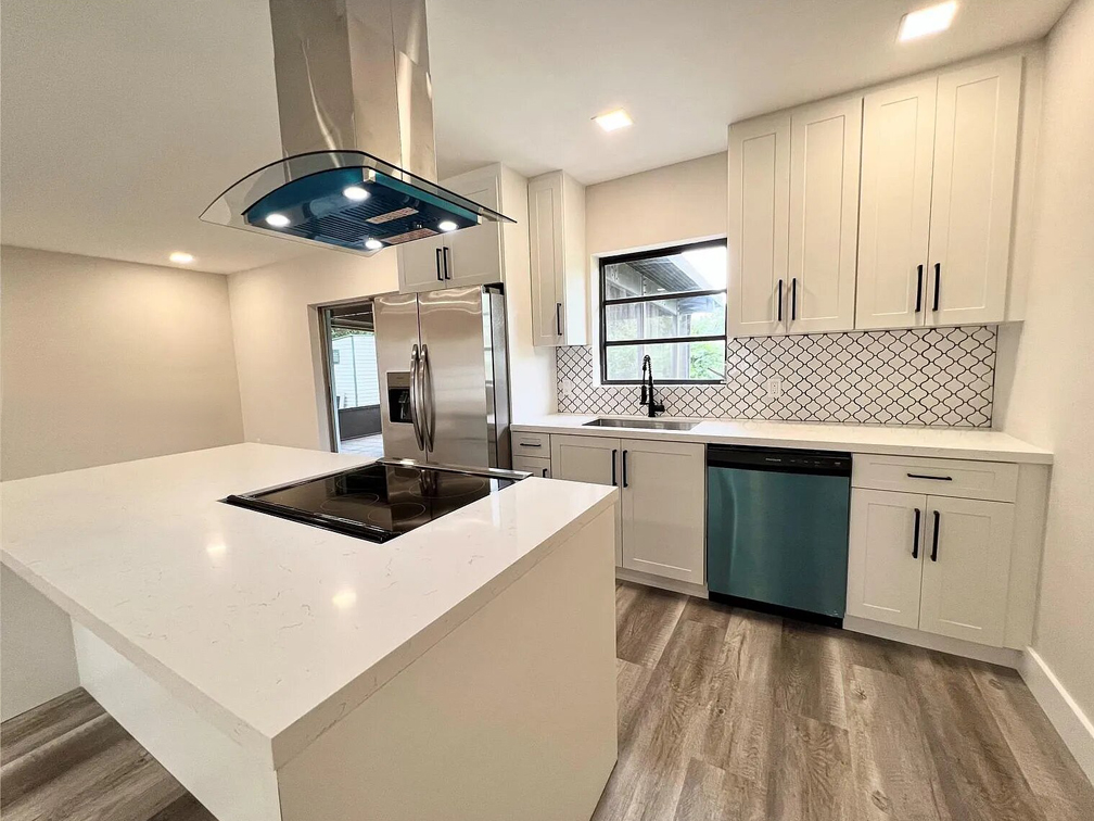 Casa remodelada 1351 W 30th St Hialeah 33012