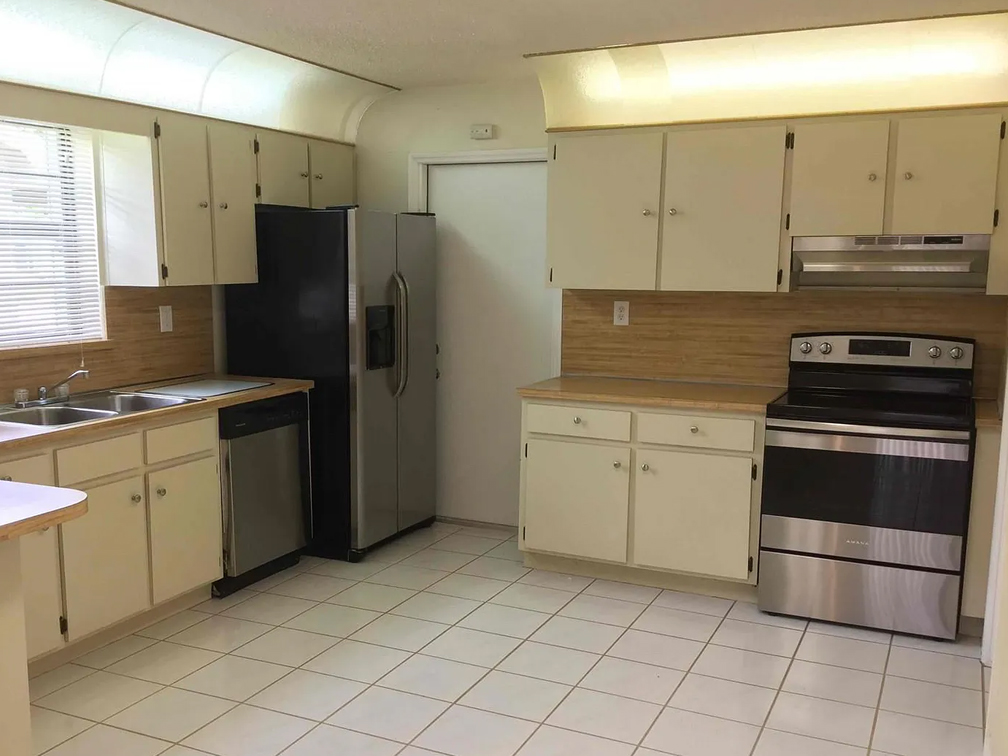 1955 NW 193rd Ter, Miami Gardens, FL 33056